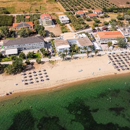 Estelle Family Luxury Apartments & Suites Gerakini Buitenkant foto