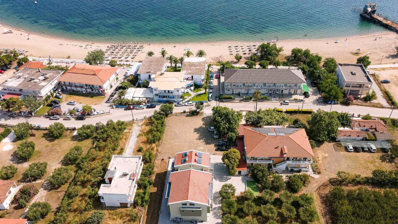 Estelle Family Luxury Apartments & Suites Gerakini Buitenkant foto