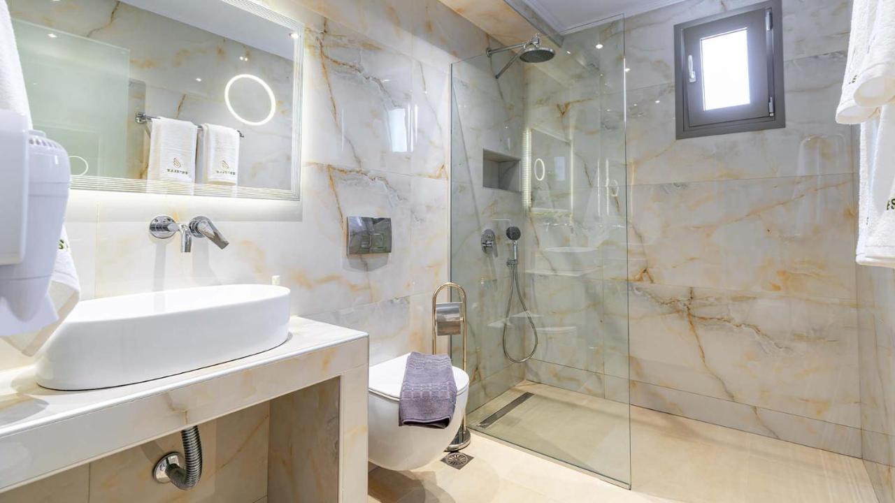 Estelle Family Luxury Apartments & Suites Gerakini Buitenkant foto